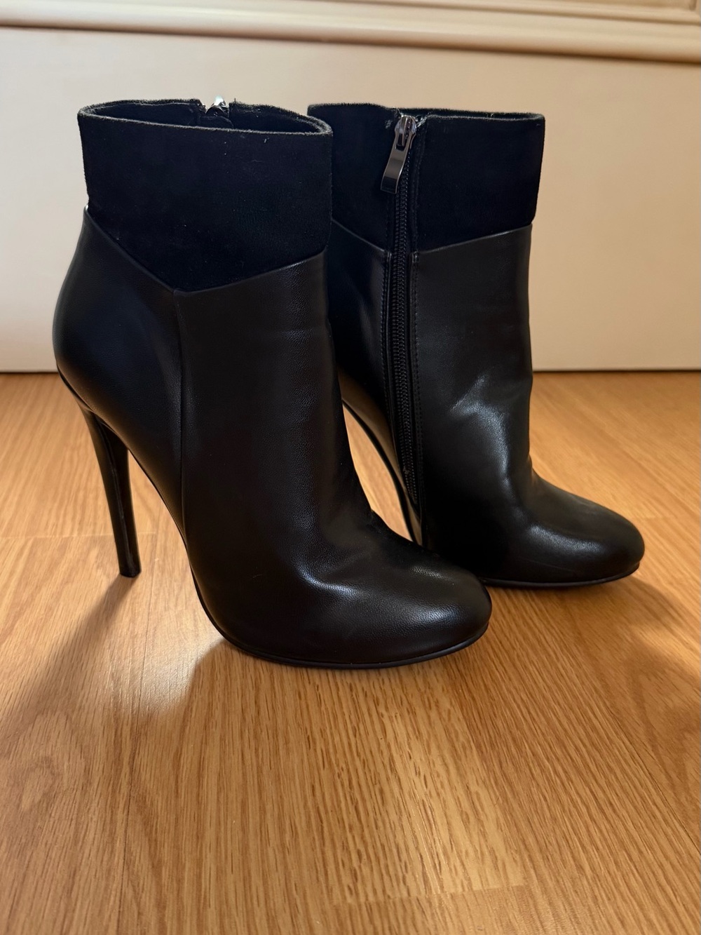Classic Black High-Heel Ankle Boots with Side Zip